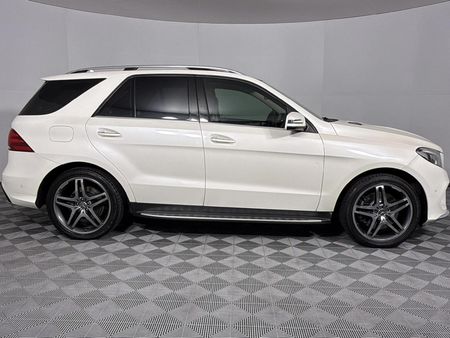 2015-Mercedes-Benz-GLE-500-4Matic_15