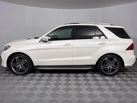2015-Mercedes-Benz-GLE-500-4Matic_17