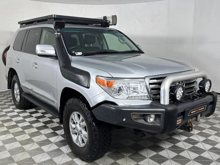 2014-Toyota-Land-Cruiser-200-45-D-V8-VX-Auto_13