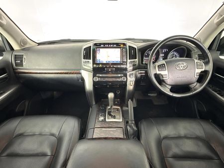 2014-Toyota-Land-Cruiser-200-45-D-V8-VX-Auto_1