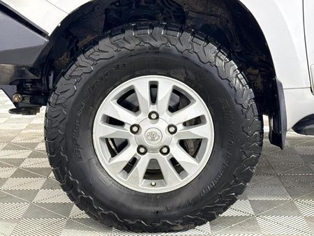 2014-Toyota-Land-Cruiser-200-45-D-V8-VX-Auto_3