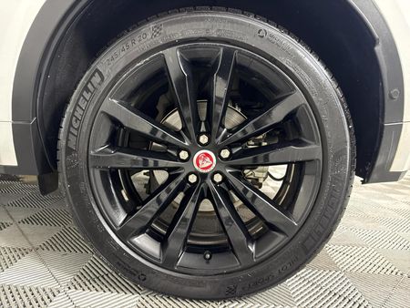 2019-Jaguar-E-Pace-D240-20D-S-177kW_6