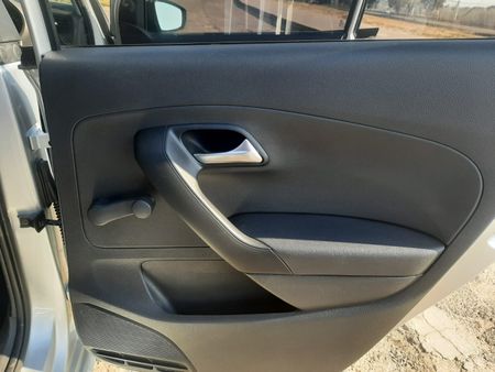 2018-Volkswagen-Polo-Vivo-14-Trendline-5-dr_10