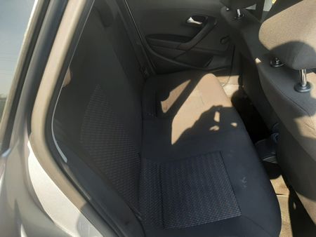2018-Volkswagen-Polo-Vivo-14-Trendline-5-dr_11