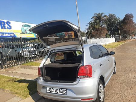 2018-Volkswagen-Polo-Vivo-14-Trendline-5-dr_22
