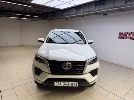 2023-Toyota-Fortuner-24-GD-6-Raised-Body-Auto_9
