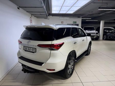 2023-Toyota-Fortuner-24-GD-6-Raised-Body-Auto_12