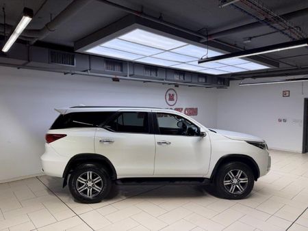 2023-Toyota-Fortuner-24-GD-6-Raised-Body-Auto_13