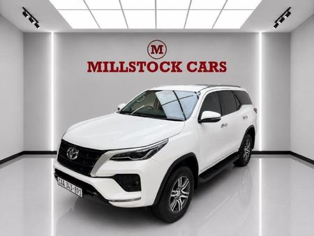 2023-Toyota-Fortuner-24-GD-6-Raised-Body-Auto_2