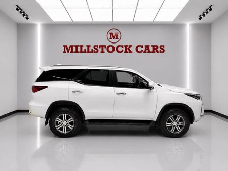 2023-Toyota-Fortuner-24-GD-6-Raised-Body-Auto_4