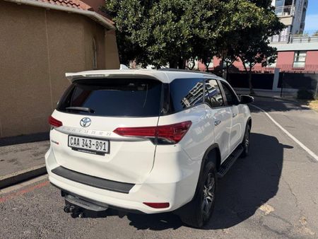 2023-Toyota-Fortuner-24-GD-6-Raised-Body-Auto_7
