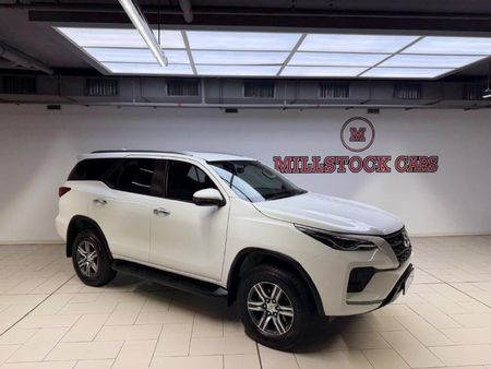 2023-Toyota-Fortuner-24-GD-6-Raised-Body-Auto_8