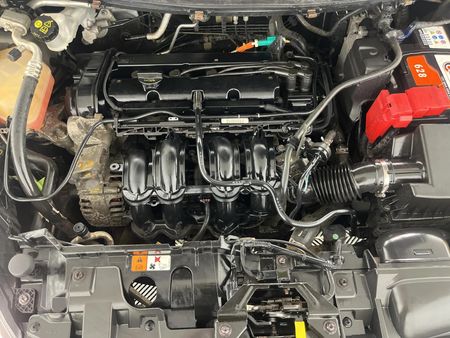 2015-Ford-Fiesta-14-Ambiente-5-dr_9