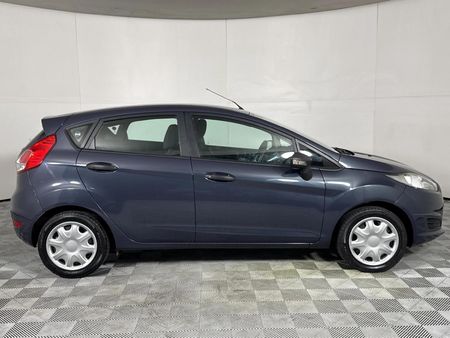 2015-Ford-Fiesta-14-Ambiente-5-dr_12
