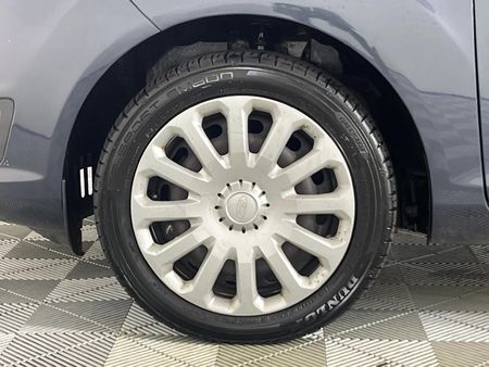 2015-Ford-Fiesta-14-Ambiente-5-dr_4