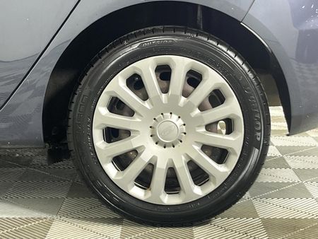 2015-Ford-Fiesta-14-Ambiente-5-dr_6