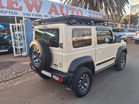 2021-Suzuki-Jimny-15-GLX-Auto_15