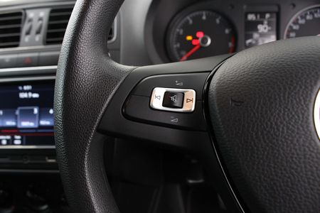 2022-Volkswagen-Polo-Vivo-16-Comfortline-Auto-5-dr_4
