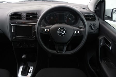 2022-Volkswagen-Polo-Vivo-16-Comfortline-Auto-5-dr_5