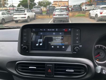 2026-Hyundai-Grand-i10-12-Motion-Auto_9