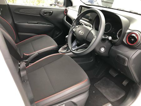 2026-Hyundai-Grand-i10-12-Motion-Auto_10