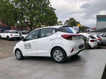 2026-Hyundai-Grand-i10-12-Motion-Auto_17
