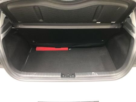 2026-Hyundai-Grand-i10-12-Motion-Auto_4