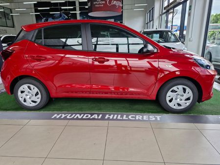 2023-Hyundai-Grand-i10-10-Motion_4