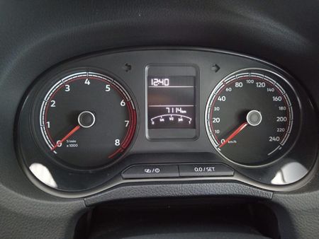 2026-Volkswagen-Polo-Vivo-14-Life_12