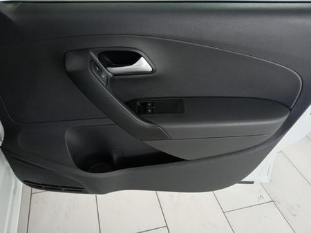 2026-Volkswagen-Polo-Vivo-14-Life_15