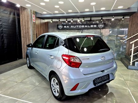 2023-Hyundai-Grand-i10-10-Motion_11