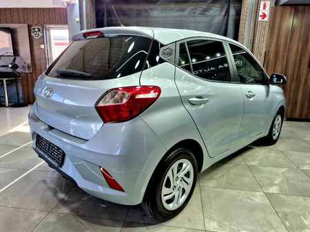 2023-Hyundai-Grand-i10-10-Motion_17