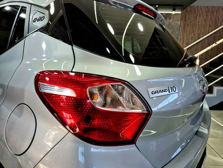 2023-Hyundai-Grand-i10-10-Motion_25