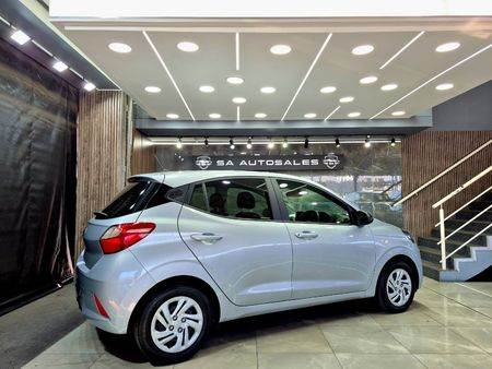 2023-Hyundai-Grand-i10-10-Motion_3