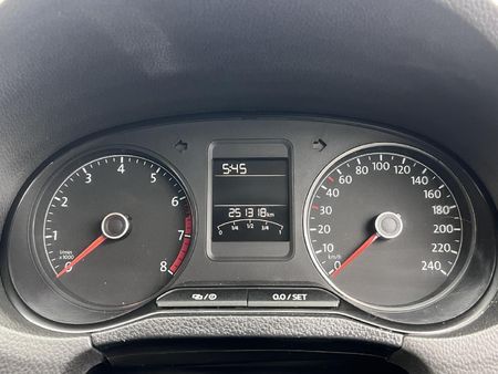 2020-Volkswagen-Polo-Vivo-14-Comfortline-5-dr_9