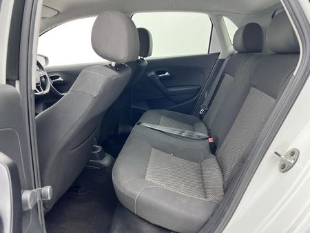 2020-Volkswagen-Polo-Vivo-14-Comfortline-5-dr_11