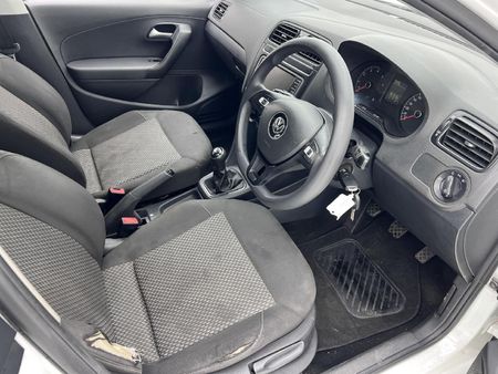 2020-Volkswagen-Polo-Vivo-14-Comfortline-5-dr_14