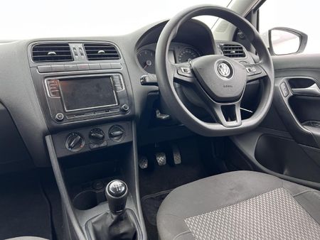 2020-Volkswagen-Polo-Vivo-14-Comfortline-5-dr_7