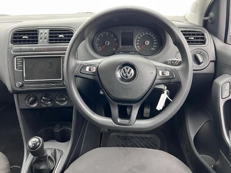 2020-Volkswagen-Polo-Vivo-14-Comfortline-5-dr_8