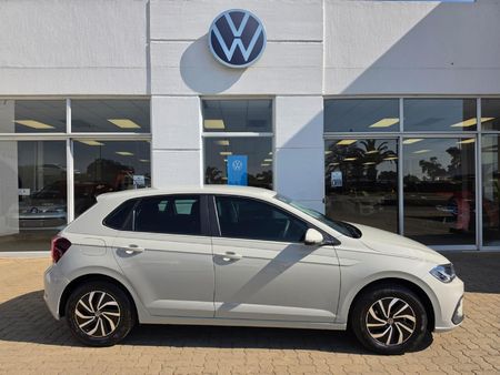 2025-Volkswagen-Polo-10-TSI_0