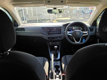 2025-Volkswagen-Polo-10-TSI_13