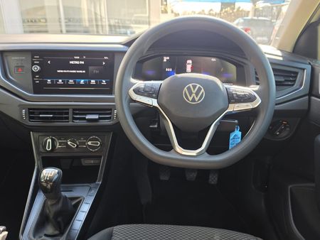2025-Volkswagen-Polo-10-TSI_14