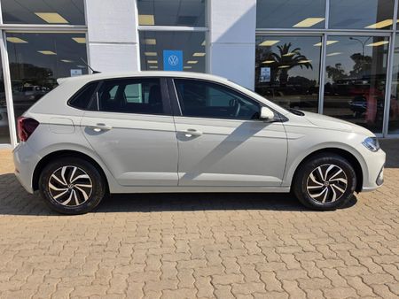 2025-Volkswagen-Polo-10-TSI_1