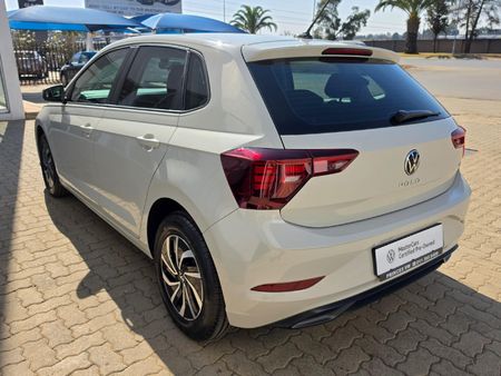 2025-Volkswagen-Polo-10-TSI_4
