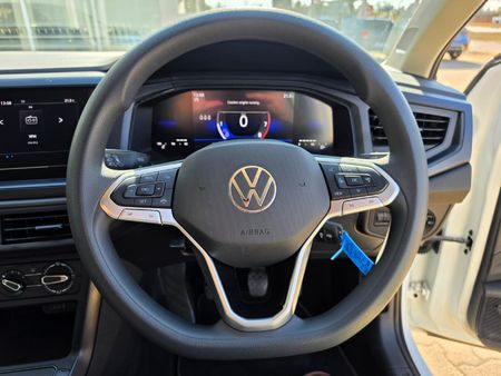 2025-Volkswagen-Polo-10-TSI_15