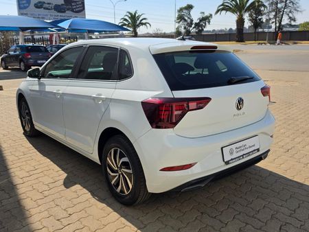 2025-Volkswagen-Polo-10-TSI_4