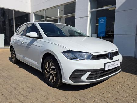 2025-Volkswagen-Polo-10-TSI_8