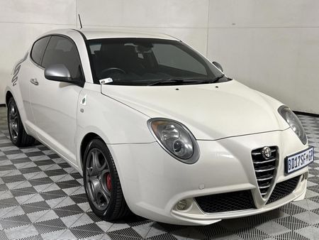 2011-Alfa-Romeo-MiTo-14-Quadrifoglio-Verde_10