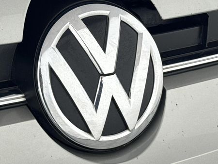 2017-Volkswagen-Up-Cross-Up-10-5-dr_11