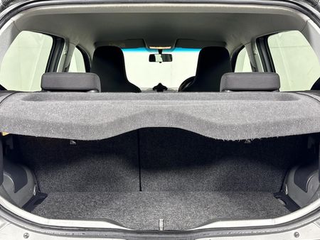 2017-Volkswagen-Up-Cross-Up-10-5-dr_14